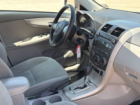 Used 2011 Toyota Corolla LE FWD image 8