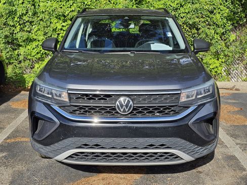 Used 2022 Volkswagen Taos S image 2