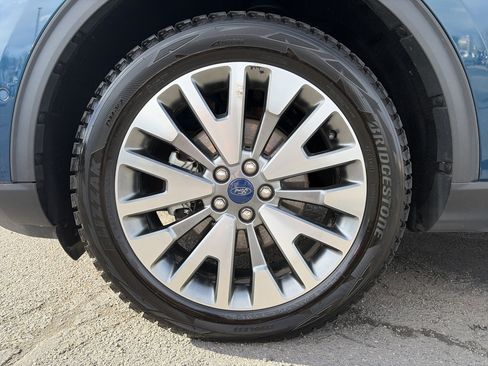 Used 2020 Ford Escape Titanium image 11