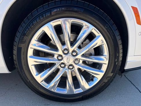 Used 2020 Cadillac XT6 Premium Luxury FWD image 8
