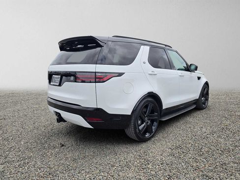 Used 2025 Land Rover Discovery Dynamic SE AWD/4WD image 3