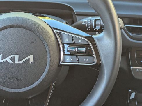 Used 2025 Kia Seltos EX w/ EX Sunroof Package image 18