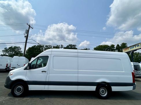 Used 2022 Mercedes-Benz Sprinter 3500 image 2