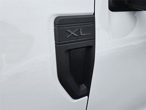 New 2025 Ford Maverick XL image 19