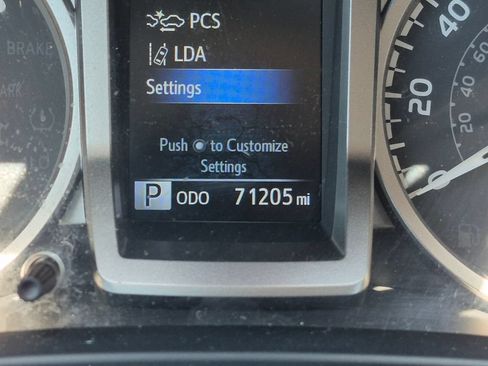 Used 2022 Toyota Tacoma SR5 RWD image 18