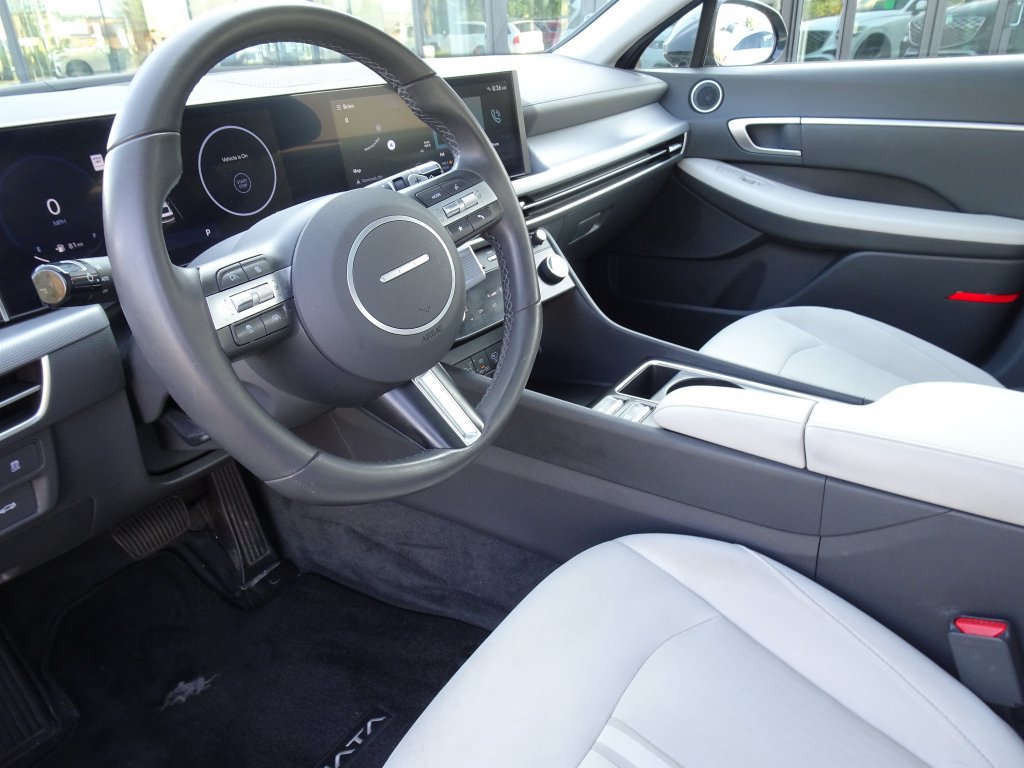 Used 2024 Hyundai Sonata SEL w/ Convenience Package FWD image 12