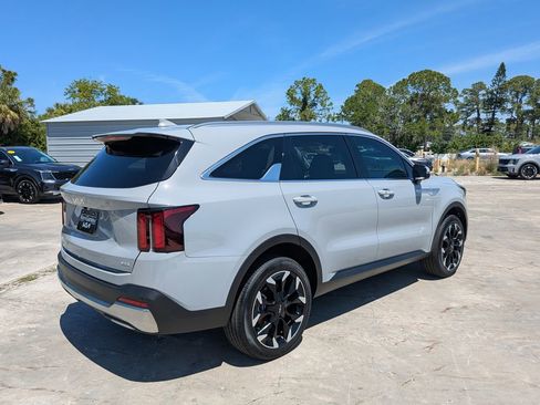 Certified 2025 Kia Sorento EX AWD/4WD image 7