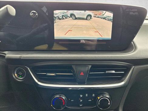 Used 2025 Buick Encore GX Preferred image 23