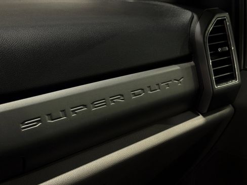 Used 2020 Ford F250 XLT w/ XLT Premium Package image 12