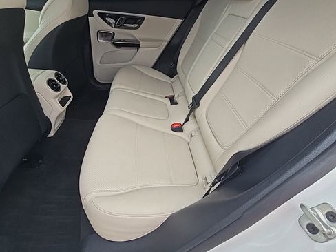 Used 2023 Mercedes-Benz GLC 300 4MATIC image 26