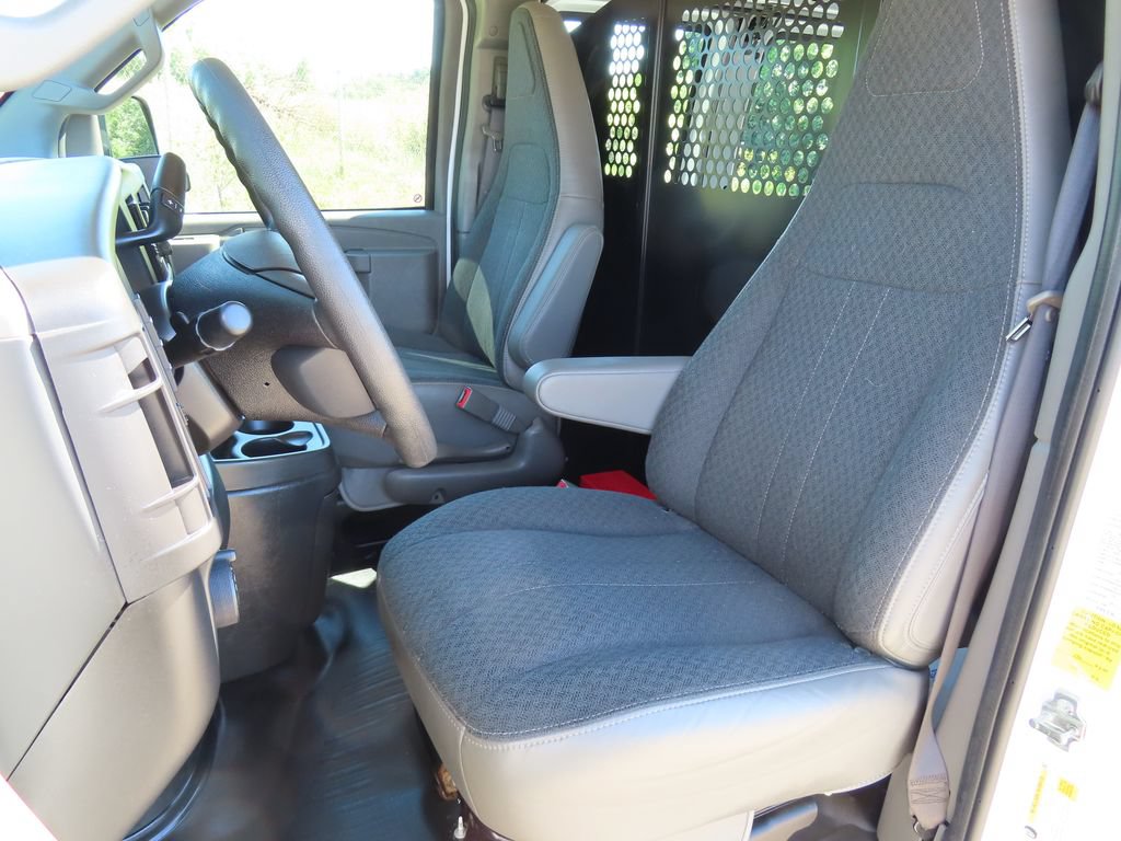 Used 2025 Chevrolet Express 2500 w/ Driver Convenience Package RWD image 23