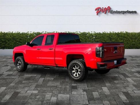 Used 2018 Chevrolet Silverado 1500 Custom w/ Custom Value Package image 2