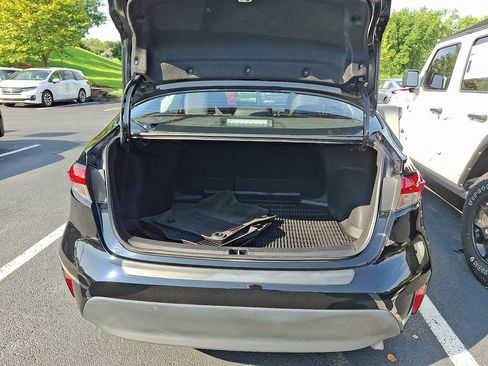 Used 2024 Toyota Corolla LE FWD image 28