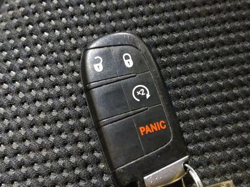 Used 2020 Dodge Journey Crossroad w/ Popular Equipment Group FWD image 32