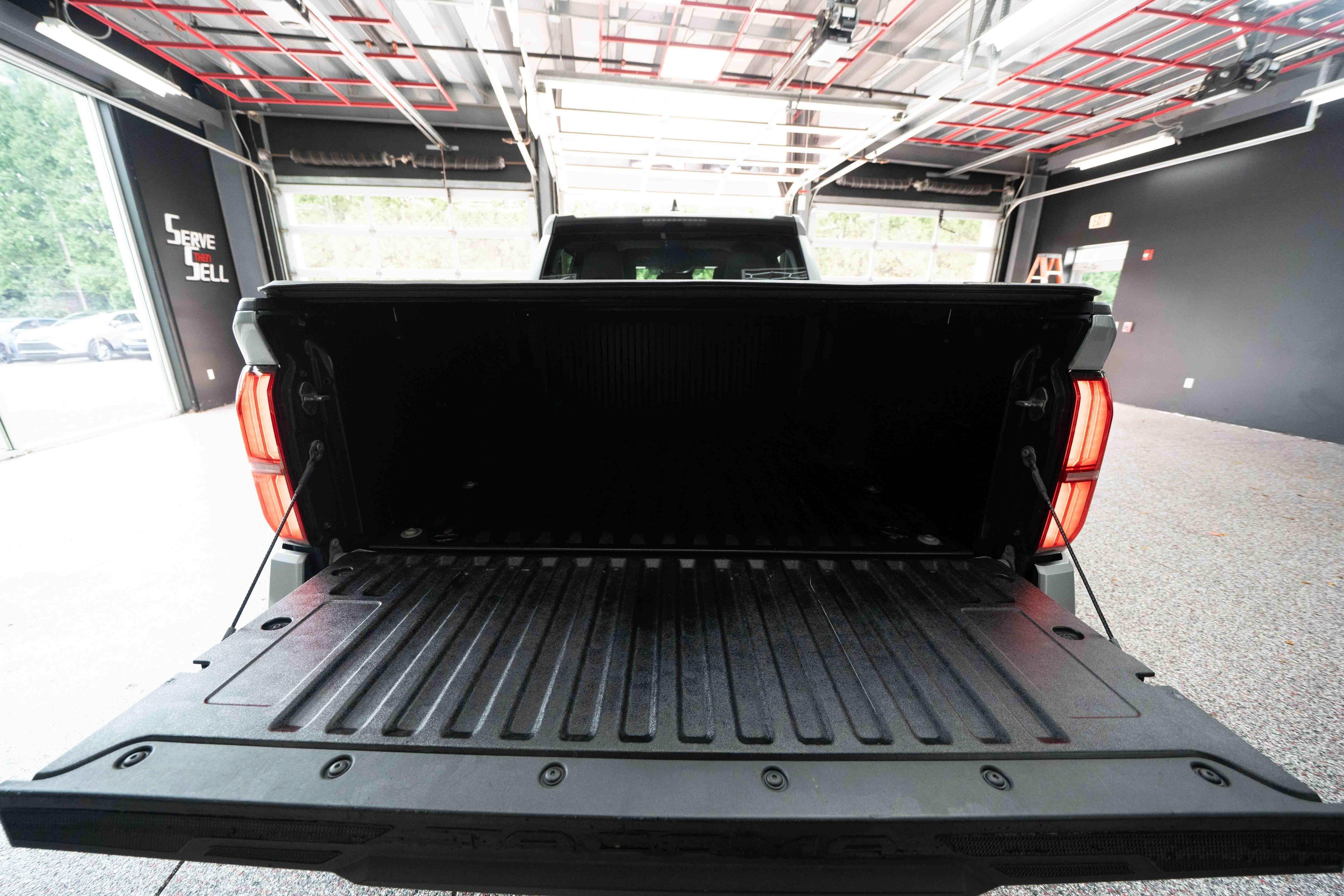 Used 2024 Toyota Tacoma SR5 AWD/4WD image 27