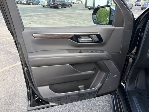 New 2026 Chevrolet Suburban Premier AWD/4WD image 10