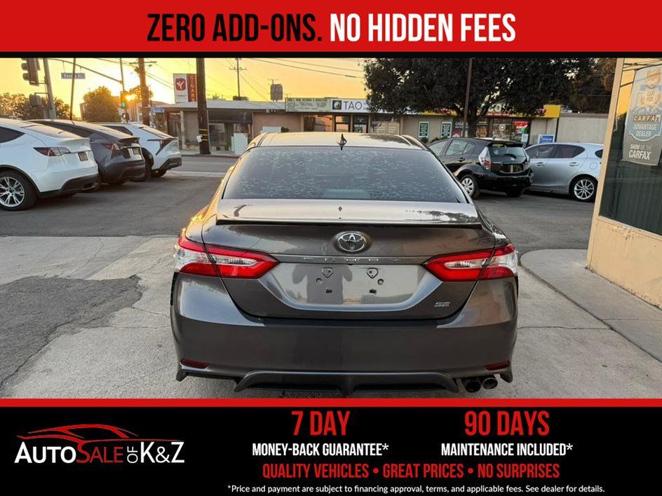 Used 2020 Toyota Camry SE FWD image 11