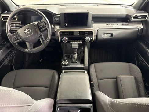 Used 2025 Toyota Tacoma SR5 AWD/4WD image 15