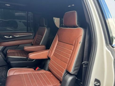 Used 2023 GMC Yukon XL Denali Ultimate AWD/4WD image 18