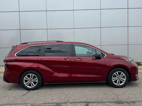 Certified 2022 Toyota Sienna XSE w/ XSE Plus Package AWD/4WD image 41