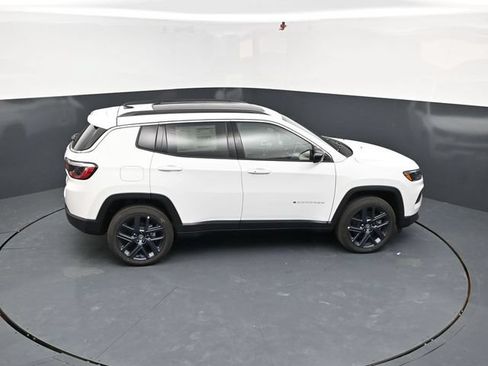 New 2026 Jeep Compass Latitude AWD/4WD image 45