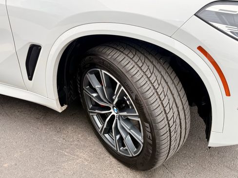 Used 2021 BMW X5 xDrive40i w/ M Sport Package AWD/4WD image 15