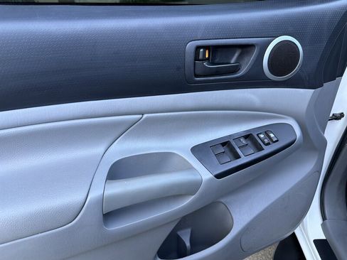 Used 2012 Toyota Tacoma PreRunner w/ TRD Sport Pkg image 9