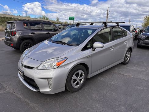 Used 2013 Toyota Prius Two image 2