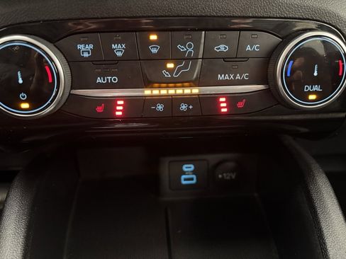 Used 2022 Ford Escape SE w/ Convenience Package image 4