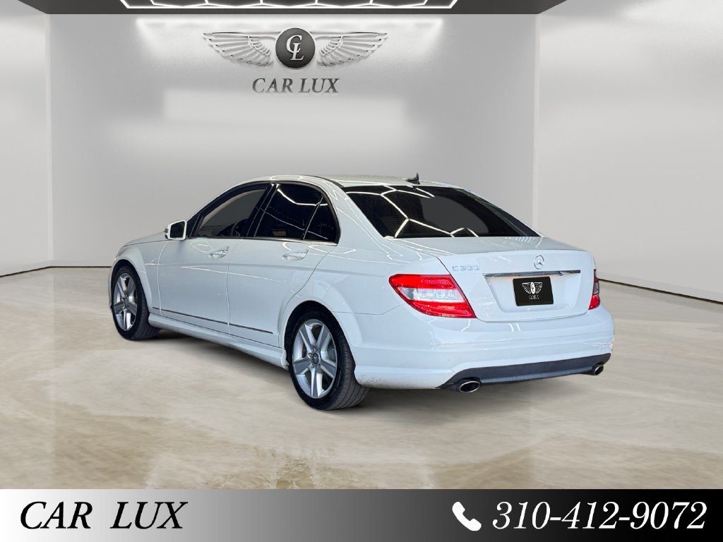 Used 2010 Mercedes-Benz C 300 Sedan w/ Multimedia Pkg image 3