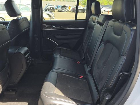 Used 2023 Jeep Grand Cherokee Trailhawk image 10