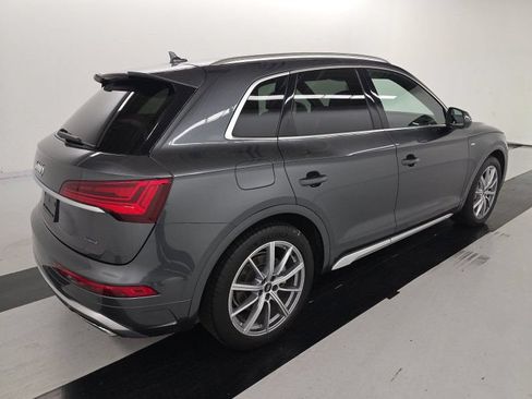Used 2022 Audi Q5 e Premium Plus w/ Premium Plus Package AWD/4WD image 3
