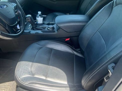 Used 2018 Ford Explorer Limited w/ Equipment Group 301A AWD/4WD image 8