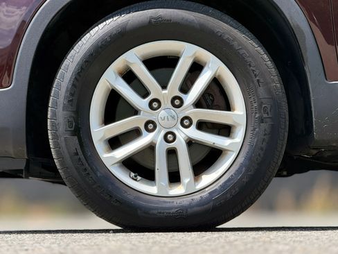 Used 2015 Kia Sorento LX image 30