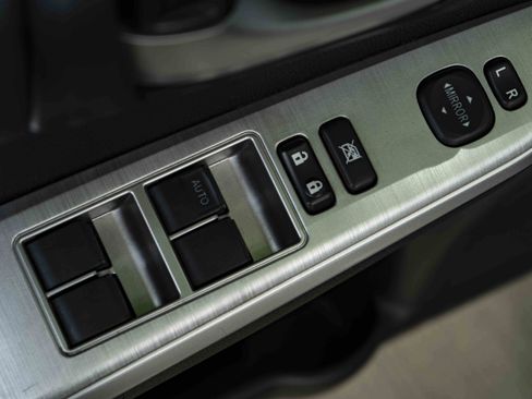 Used 2013 Toyota Camry SE FWD image 34