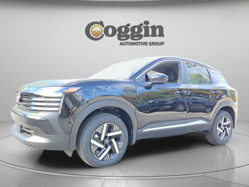 Used 2026 Nissan Kicks SV FWD image 1