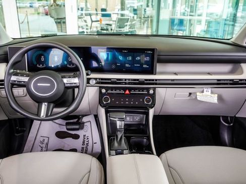 Used 2025 Hyundai Tucson SEL FWD image 5