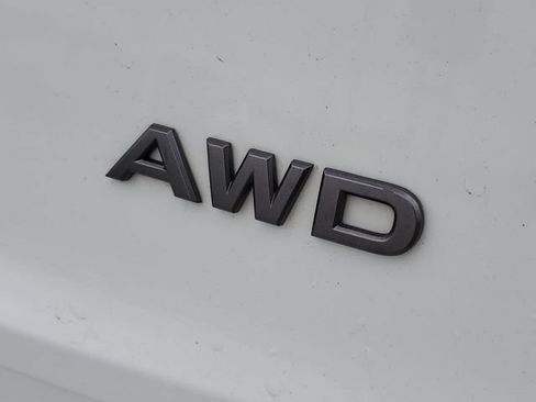 Used 2024 Nissan Rogue S AWD/4WD image 8