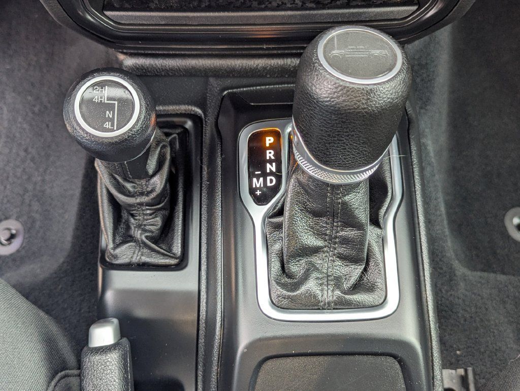 Used 2022 Jeep Gladiator Sport AWD/4WD image 9