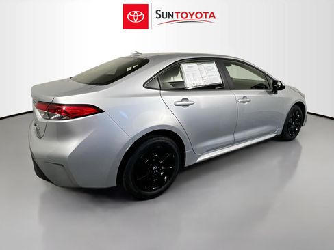 Used 2025 Toyota Corolla LE image 4