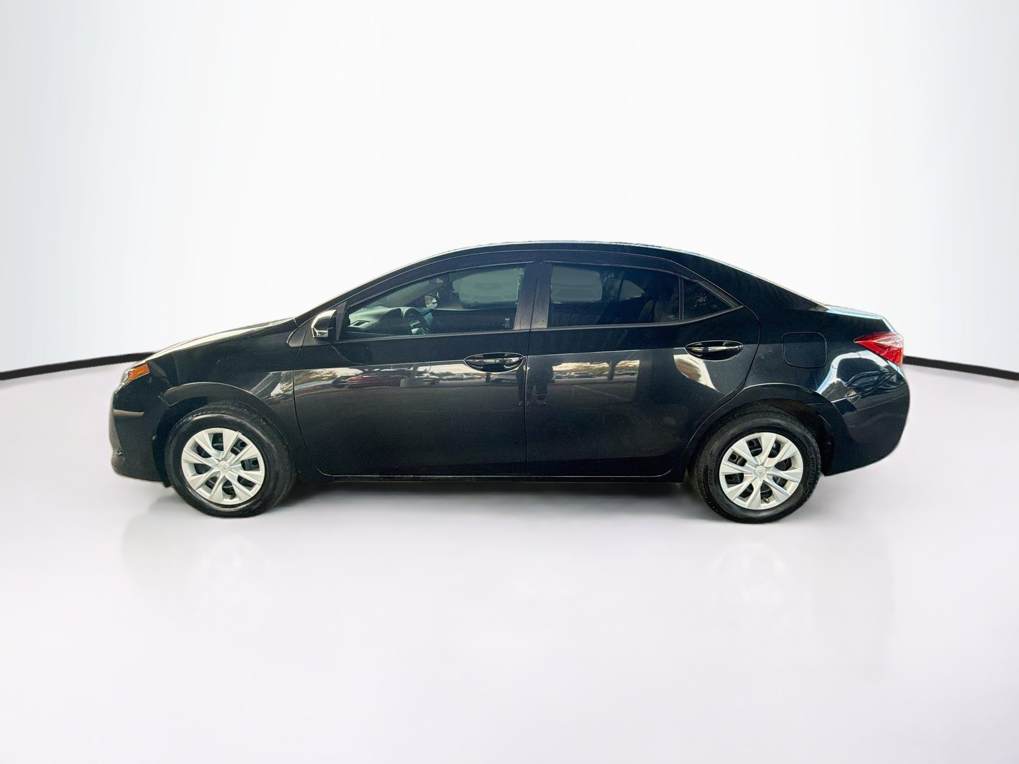 Used 2018 Toyota Corolla L FWD image 4