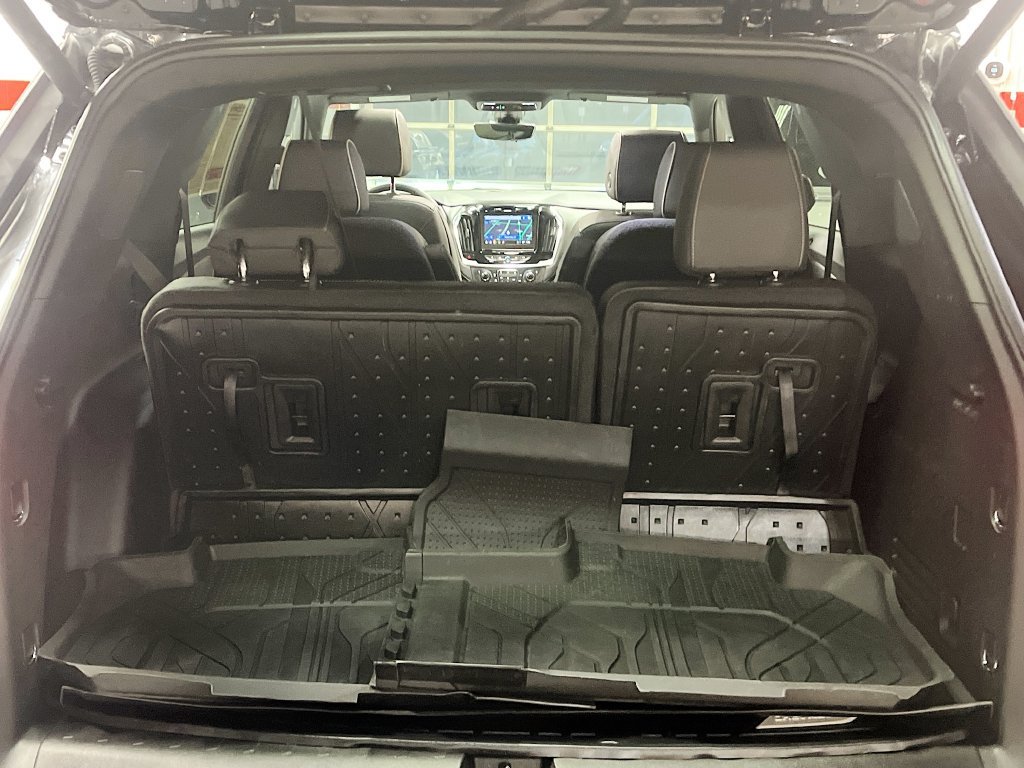 Used 2023 Chevrolet Traverse Premier w/ LPO, Floor Liner Package AWD/4WD image 28