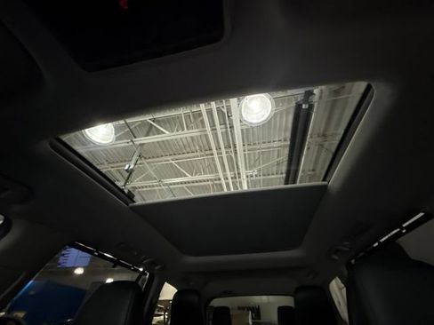 Used 2025 Toyota Grand Highlander AWD image 25