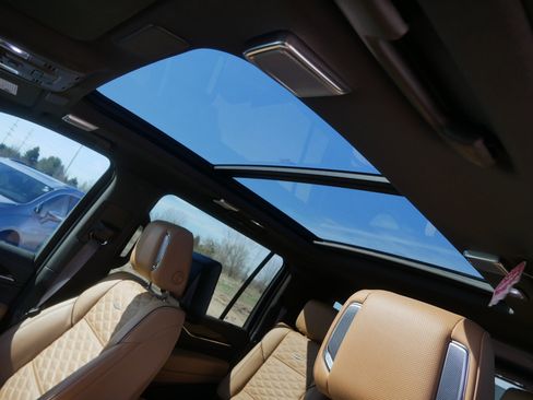 Used 2024 Cadillac Escalade ESV Sport w/ LPO, ONYX Package image 19