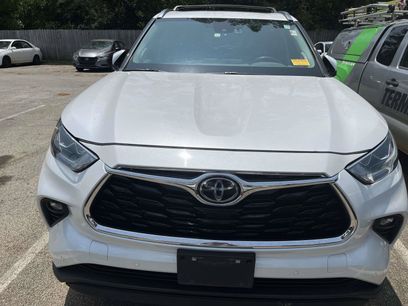 Used 2024 Toyota Highlander Limited