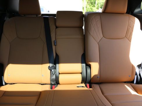 Used 2025 Lexus RX 350 Premium w/ Convenience Package FWD image 28