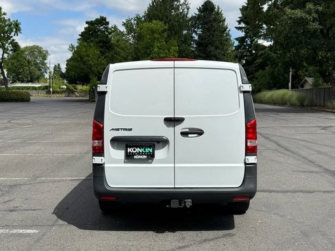 Used 2022 Mercedes-Benz Metris image 5