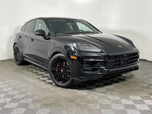 New 2026 Porsche Cayenne GTS image 9
