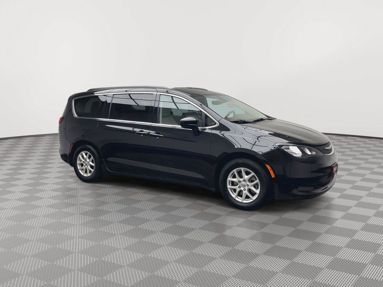 Used 2021 Chrysler Voyager Lxi FWD image 37