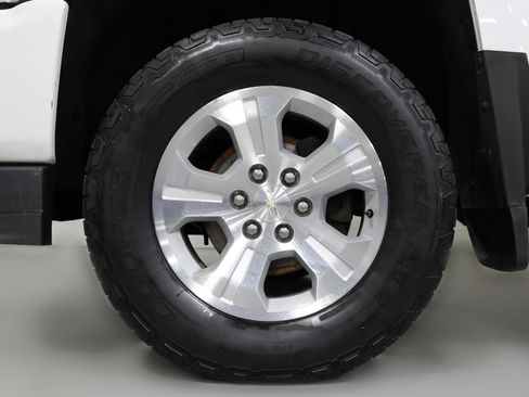 Used 2018 Chevrolet Silverado 1500 LT w/ All Star Edition image 25